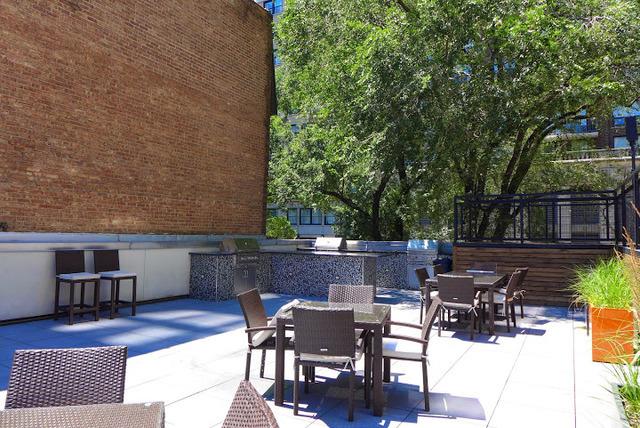 view of patio / terrace featuring an outdoor kitchen