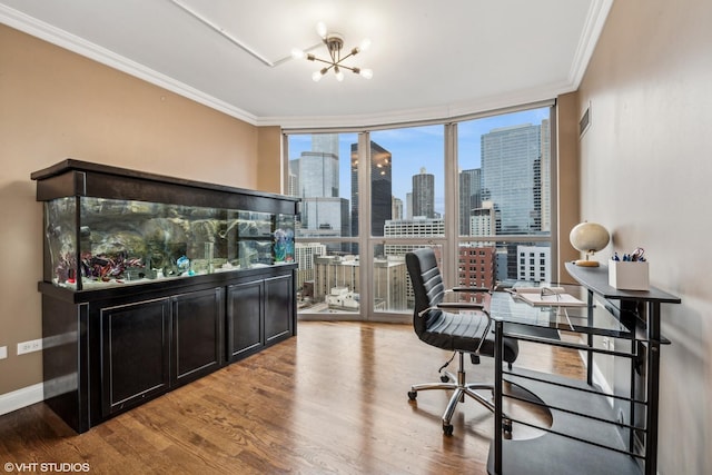 office space with crown molding, floor to ceiling windows, a chandelier, and hardwood / wood-style flooring