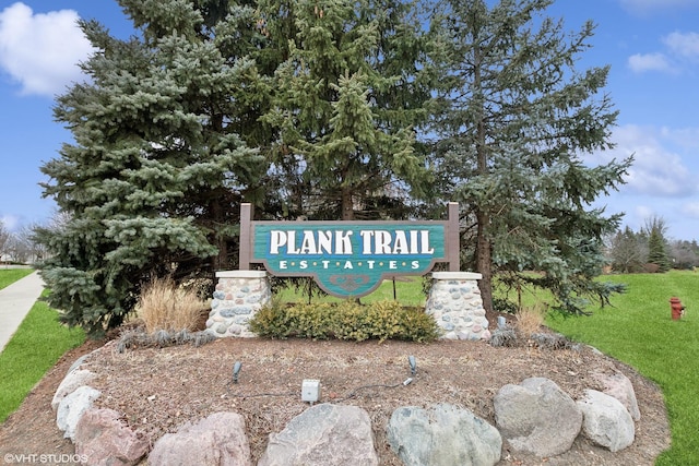 view of community / neighborhood sign