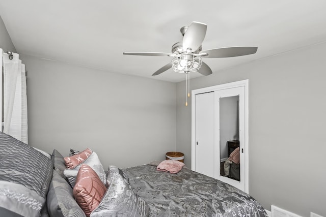 bedroom featuring ceiling fan