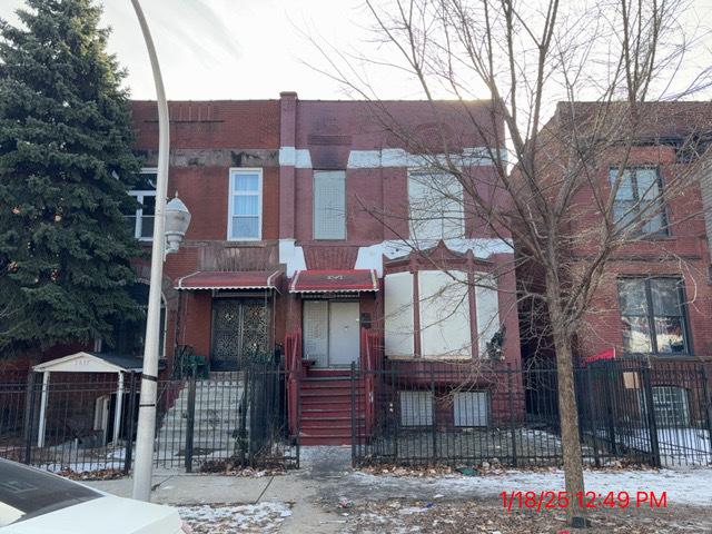 view of townhome / multi-family property