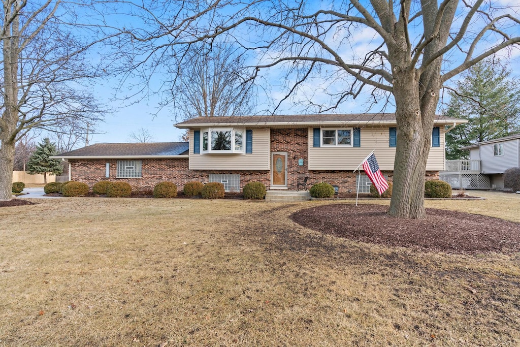 view of front of house with a front yard