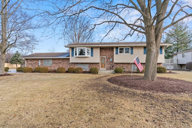 view of front of house with a front yard