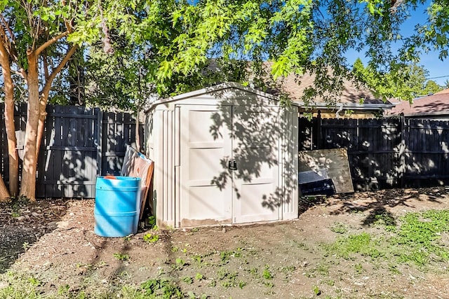 view of outbuilding