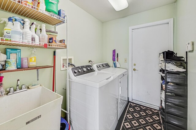 8431 Nielsen Dr, Tinley Park, IL 60487 - washroom with sink and independent washer and dryer