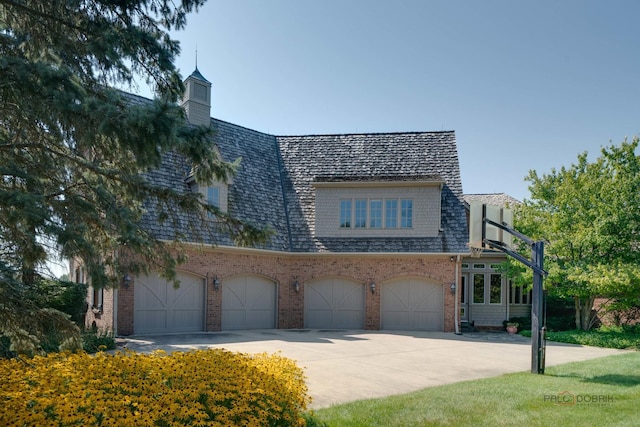 view of front facade with a garage