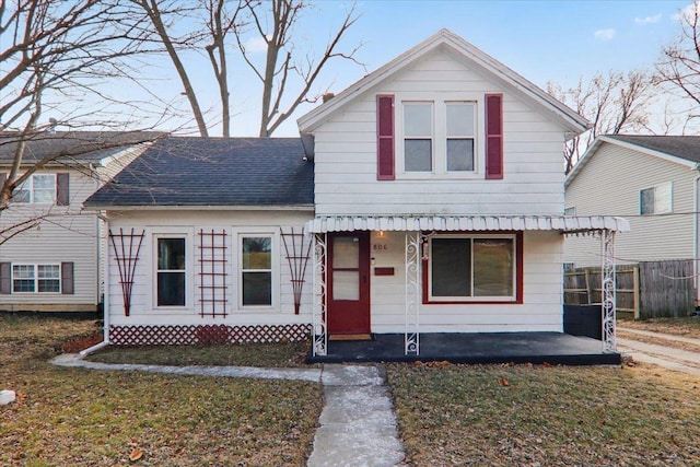 view of front of house featuring a front yard