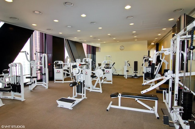 175 E Delaware Pl Unit 4503, Chicago, IL 60611 - gym featuring recessed lighting