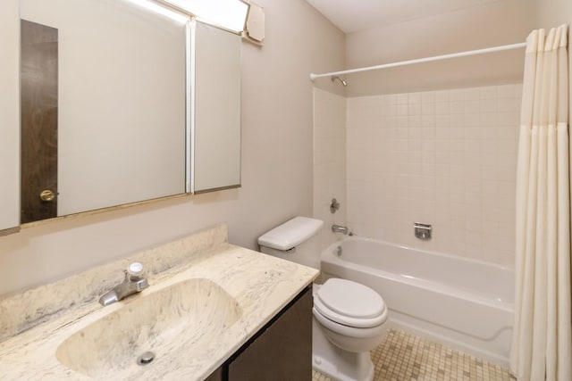 full bathroom featuring shower / bath combination with curtain, tile patterned floors, vanity, and toilet