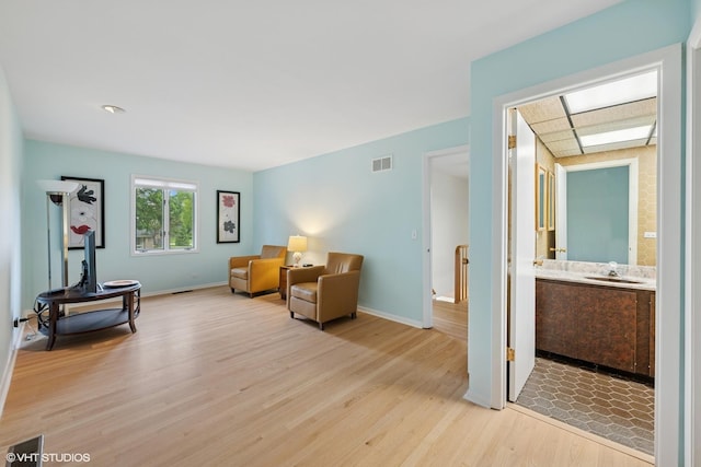 1247 Highpoint Ln, Northbrook, IL 60062 - sitting room featuring light wood finished floors and baseboards