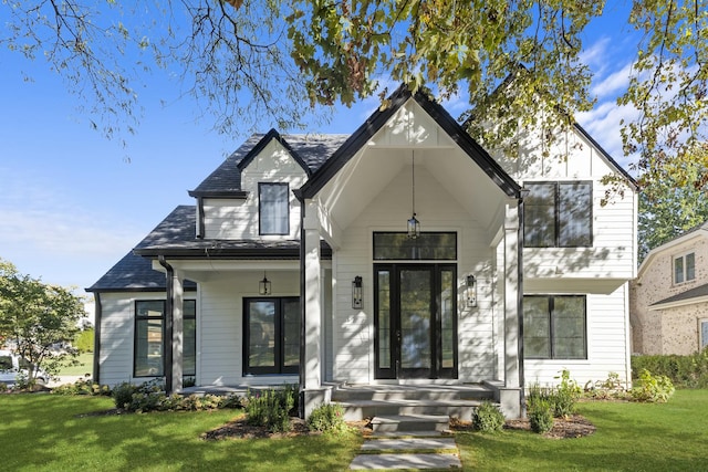 view of front of house with a front lawn