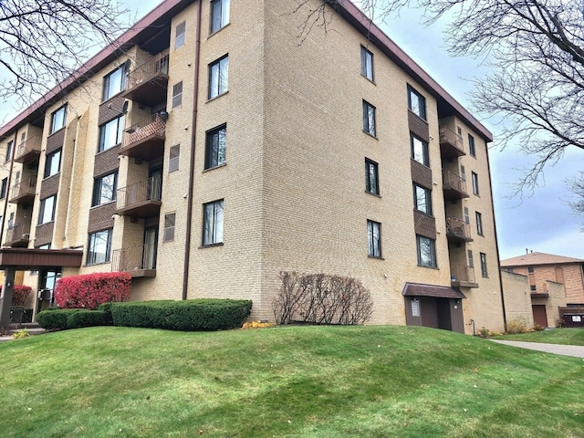 view of building exterior