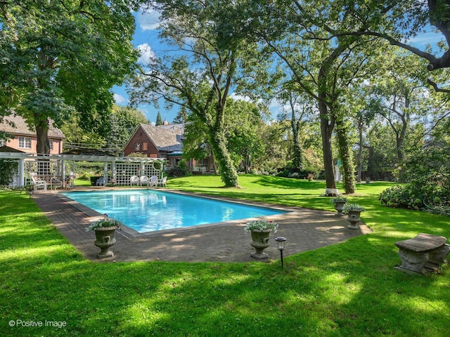 1233 Crain St, Evanston, IL 60202 - view of swimming pool with a yard