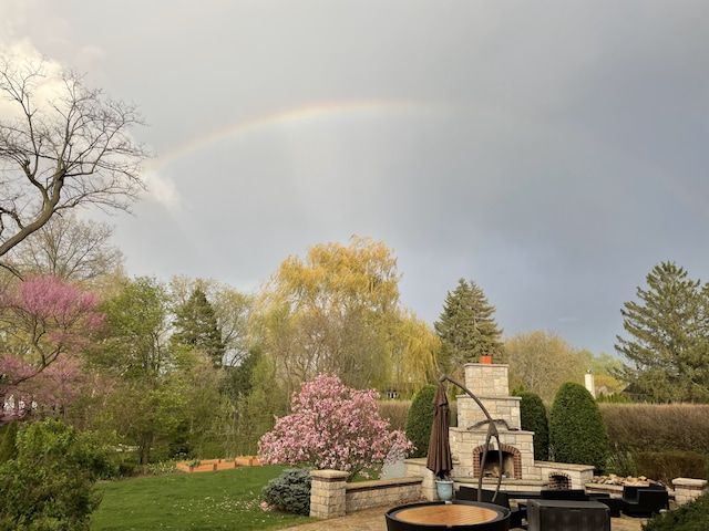 6 Ivy Ln, Oak Brook, IL 60523 - surrounding community with a patio and an outdoor living space