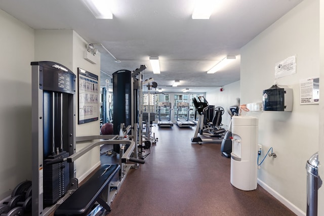 workout area with baseboards