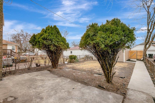 view of yard with a patio