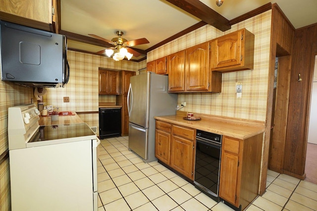 laundry area with a sink, laundry area, and independent washer and dryer