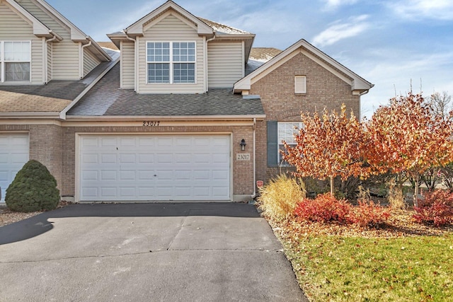 view of front facade featuring a garage