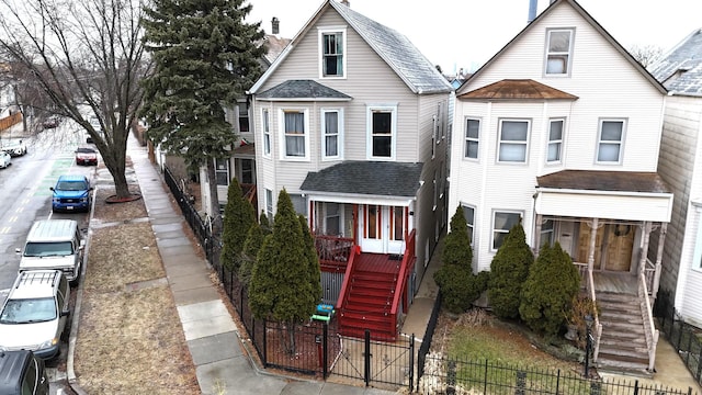 view of front of property featuring covered porch