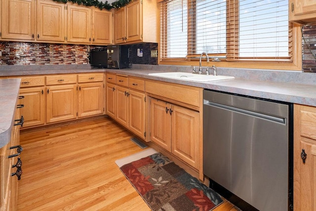 8430 Horizon Ct, Tinley Park, IL 60487 - kitchen with tasteful backsplash, dishwasher, sink, and light wood-type flooring