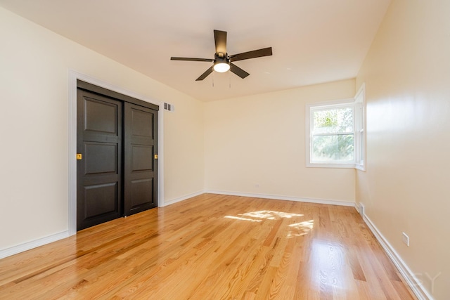 unfurnished room featuring wood-type flooring and ceiling fan