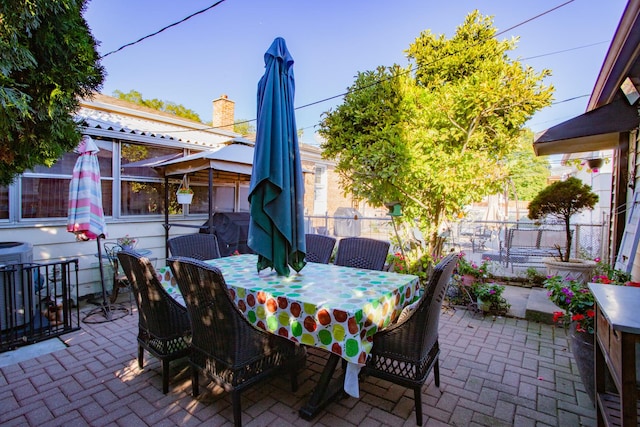 4551 W Foster Ave, Chicago, IL 60630 - view of patio