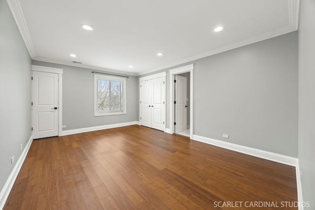 714 Walnut Dr Unit 109, Darien, IL 60561 - empty room with baseboards, ornamental molding, wood finished floors, and recessed lighting