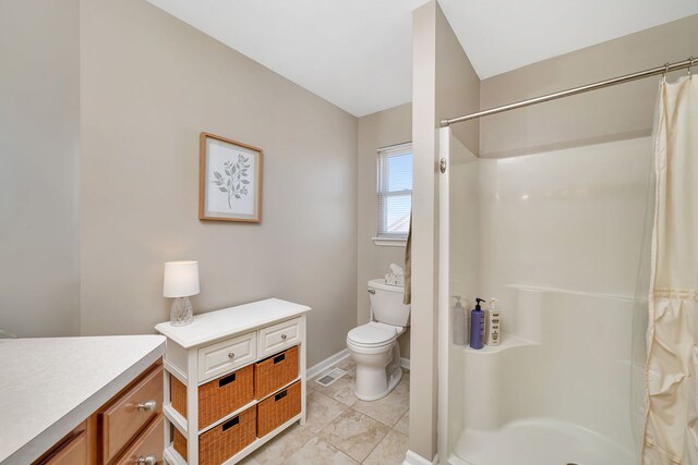 carpeted bedroom with vaulted ceiling and ceiling fan