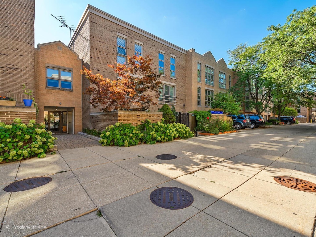 2351 N Wayne Ave, Chicago, IL 60614 - view of property