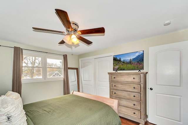 bedroom featuring a closet and ceiling fan