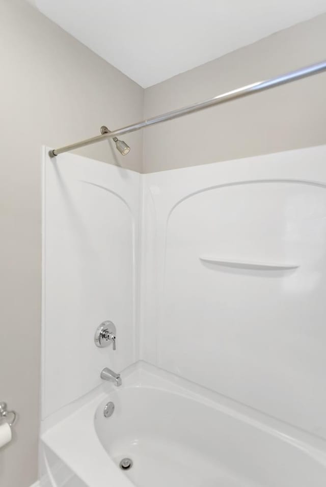 bathroom featuring shower / tub combination