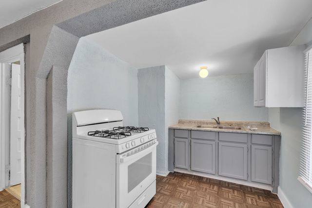 1824 Crain St, Evanston, IL 60202