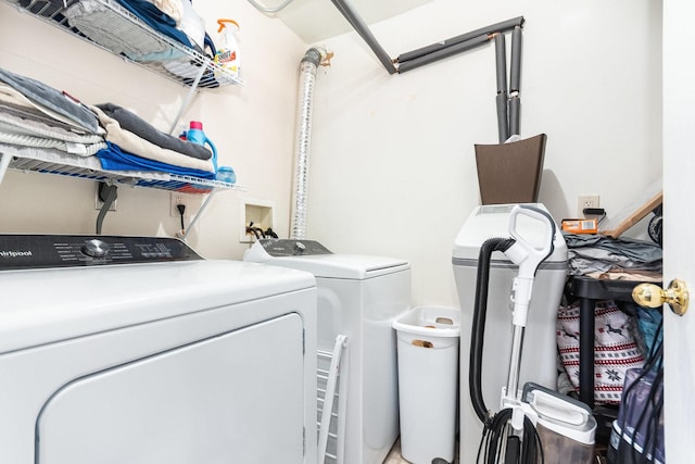 6402 N Shore Ave, Spring Grove, IL 60081 - laundry room with independent washer and dryer