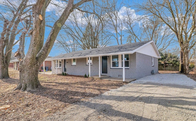 single story home featuring a porch