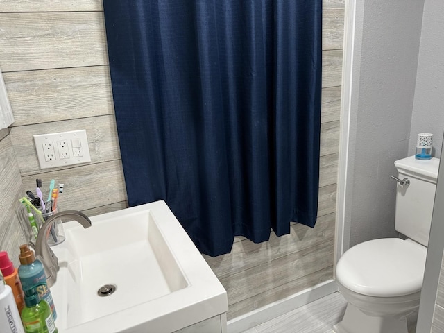 bathroom with sink and toilet