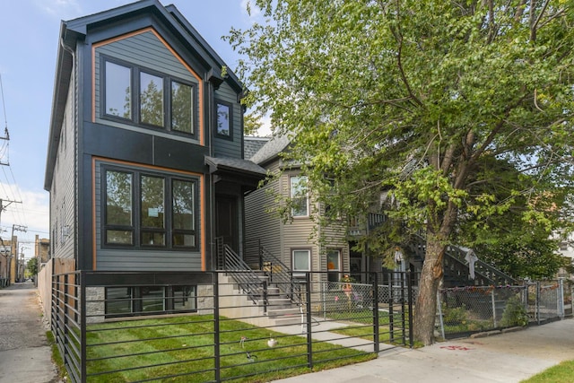 view of front of house with a fenced front yard