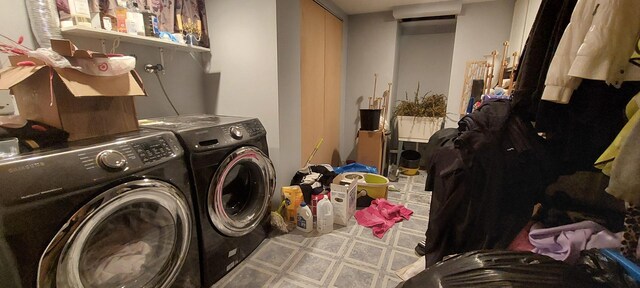 256 Homewood Dr, Bolingbrook, IL 60440 - clothes washing area featuring washing machine and dryer