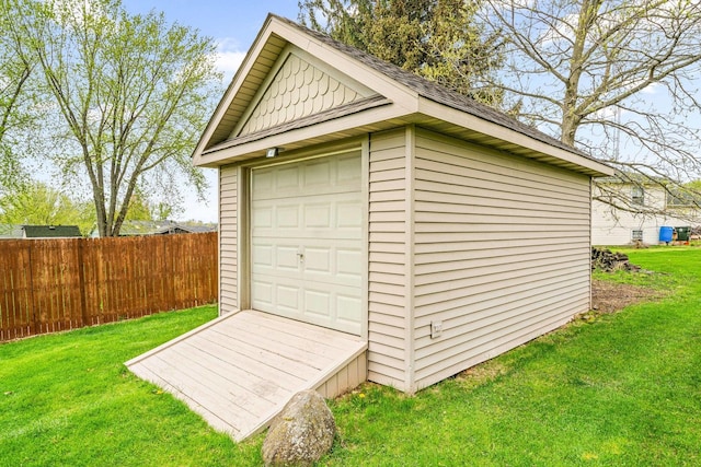 549 Beachview Dr, Lake Holiday, IL 60552 - detached garage featuring fence