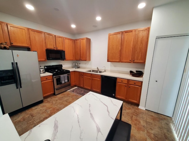 662 W Kristina Ln, Round Lake, IL 60073 - kitchen featuring sink and black appliances
