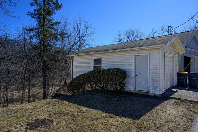 469 Dewey Ave, Galena, IL 61036 - view of garage