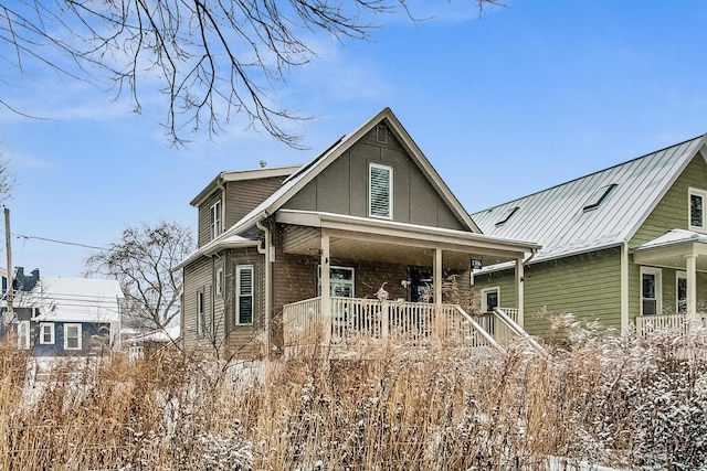 view of front of house featuring a porch