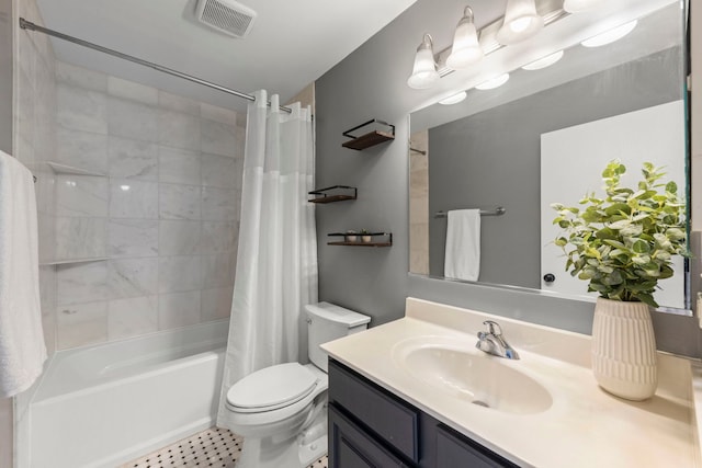 full bath with toilet, shower / bathtub combination with curtain, visible vents, and vanity