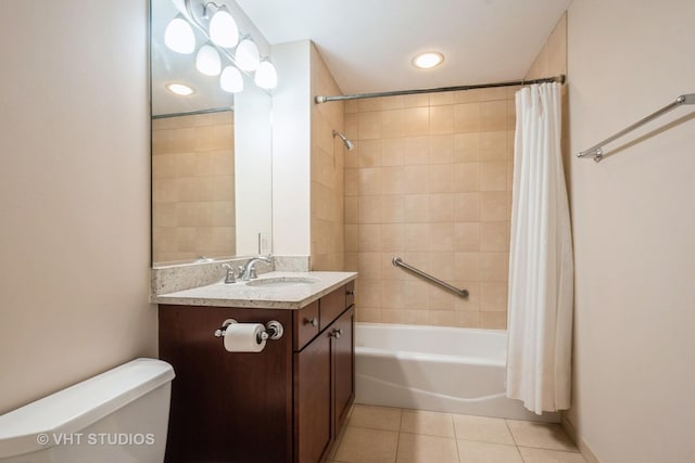 4953 Oakton St Unit 605, Skokie, IL 60077 - bathroom featuring tile patterned floors, shower / tub combo, vanity, and recessed lighting