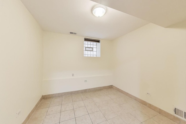 816 N Hermitage Ave, Chicago, IL 60622 - unfurnished room featuring baseboards and light tile patterned floors