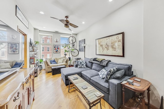 816 N Hermitage Ave, Chicago, IL 60622 - living area featuring plenty of natural light, light wood-type flooring, a ceiling fan, and recessed lighting