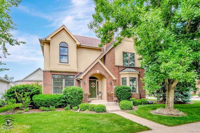 view of front of home featuring a front lawn