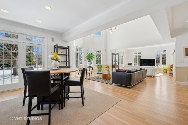 860 Gage Ln, Lake Forest, IL 60045 - dining area featuring light wood-style flooring, baseboards, crown molding, and recessed lighting