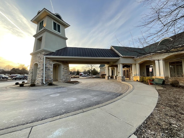 exterior space featuring driveway