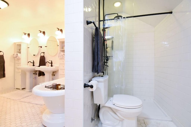 bathroom featuring tile patterned flooring, curtained shower, and toilet