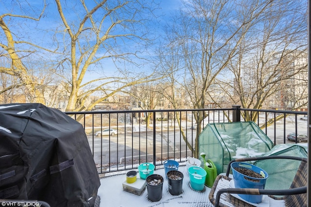 balcony featuring grilling area